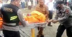 Jasad seorang pria yang sudah tidak bernyawa di dalam sebuah rumah kontrakan, Senin (14/7/2025) siang. (Sumber: Istimewa)