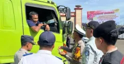 Petugas Polres Banyuasin, Sumatera Selatan, menggelar Operasi Patuh Musi 2025 dengan memusatkan kegiatan di sepanjang ruas Jalan Lintas Timur (Jalintim) Palembang - Betung. (Sumber: Istimewa)