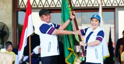 Gubernur Sumatera Selatan H. Herman Deru secara resmi mengukuhkan sekaligus melepas keberangkatan Kontingen Festival Olahraga Rekreasi Nasional (FORNAS) VIII asal Sumsel (Sumber: Istimewa)