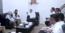 Pertemuan antara Sekretaris Daerah Provinsi Sumsel, Drs. H. Edward Candra, MH, dan Kepala BBPOM Palembang, Yeni Ardianti, yang berlangsung di Ruang Tamu Sekda pada Rabu (23/7/2025). (Sumber: Istimewa)
