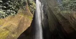 Pesona Tersembunyi di Ujung OKU Selatan: Keindahan Air Terjun Manduriang yang Memukau (Foto: Sakti Oktari)