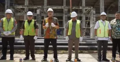Pembangunan GOR Martapura di OKU Timur ditarget selesai 2025. Proyek senilai Rp9,7 miliar ini diharapkan dorong olahraga dan ekonomi masyarakat lokal. (Sumber: Istimewa)