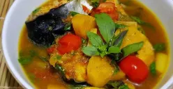 Pindang Ikan Patin: Kuliner Khas Palembang yang Bikin Nagih (Sumber: Pinterest | Foto: Lincoln Elvin)