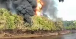 Kebakaran sumur minyak ilegal di Desa Kaliberau, Kecamatan Bayung Lencir (Sumber: Istimewa)