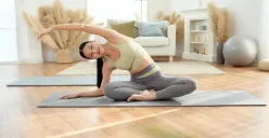 Yoga untuk Pemula: Panduan Lengkap Memulai Yoga dengan Mudah (Sumber: Pinterest | Foto: Vecteezy)