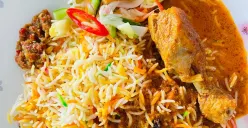 Nasi Minyak: Kuliner Khas Sumatera Selatan yang Wajib Dicoba (Sumber: pinterest.com | Foto: Lissa_S)