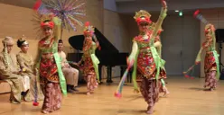 Tari Putri Bekhusek: Warisan Budaya Khas Sumatera Selatan (Sumber: google.com | Foto: moeseum.blogspot.com)
