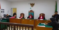 Ketua Majelis Hakim Agung Ciptoadi membacakan amar putusan terhadap dua terdakwa kasus sabu dan ekstasi 13 kilogram dalam sidang di PN Palembang (Sumber: Istimewa)