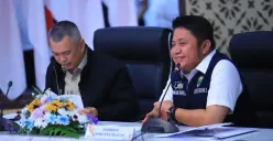 Gubernur Sumsel Herman Deru mendampingi Menteri Perhubungan Dudy Purwagandhi dalam Rapat Koordinasi Penyelenggaraan Angkutan Lebaran 2026 di Griya Agung, membahas kesiapan infrastruktur dan transportasi jelang arus mudik 1447 H. (Sumber: Istimewa)