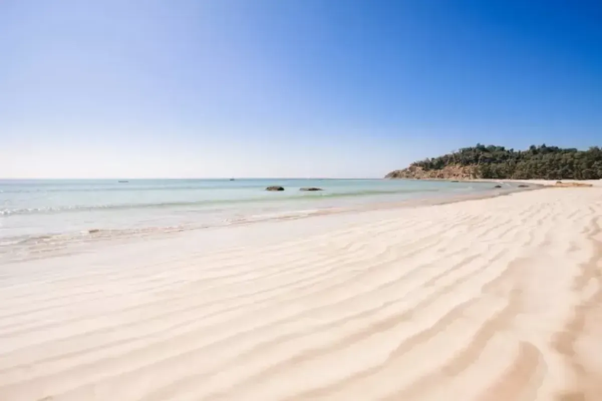 Pantai Supi: Surga Tersembunyi dengan Keindahan Alam yang Memukau (Sumber: TikTok.com | Foto: @puputsumarni_)