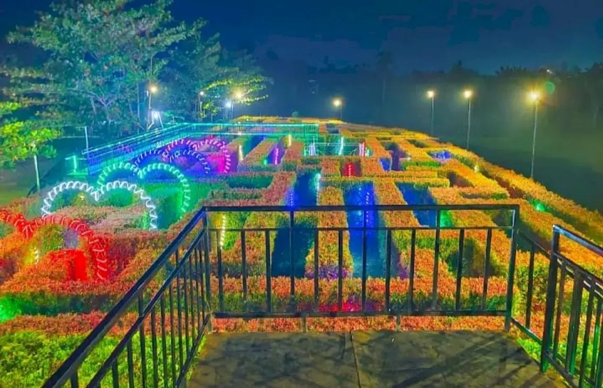 Taman Labirin AKB: Destinasi Wisata Unik yang Wajib Dikunjungi (Sumber: google.com | Foto: www.rmolsumsel.id)