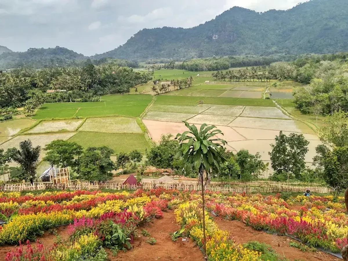 Desa Wisata Srimulyo Edu Park: Surga Edukasi dan Wisata Alam yang Menawan (Sumber: google.com | Foto: Nina Riana)