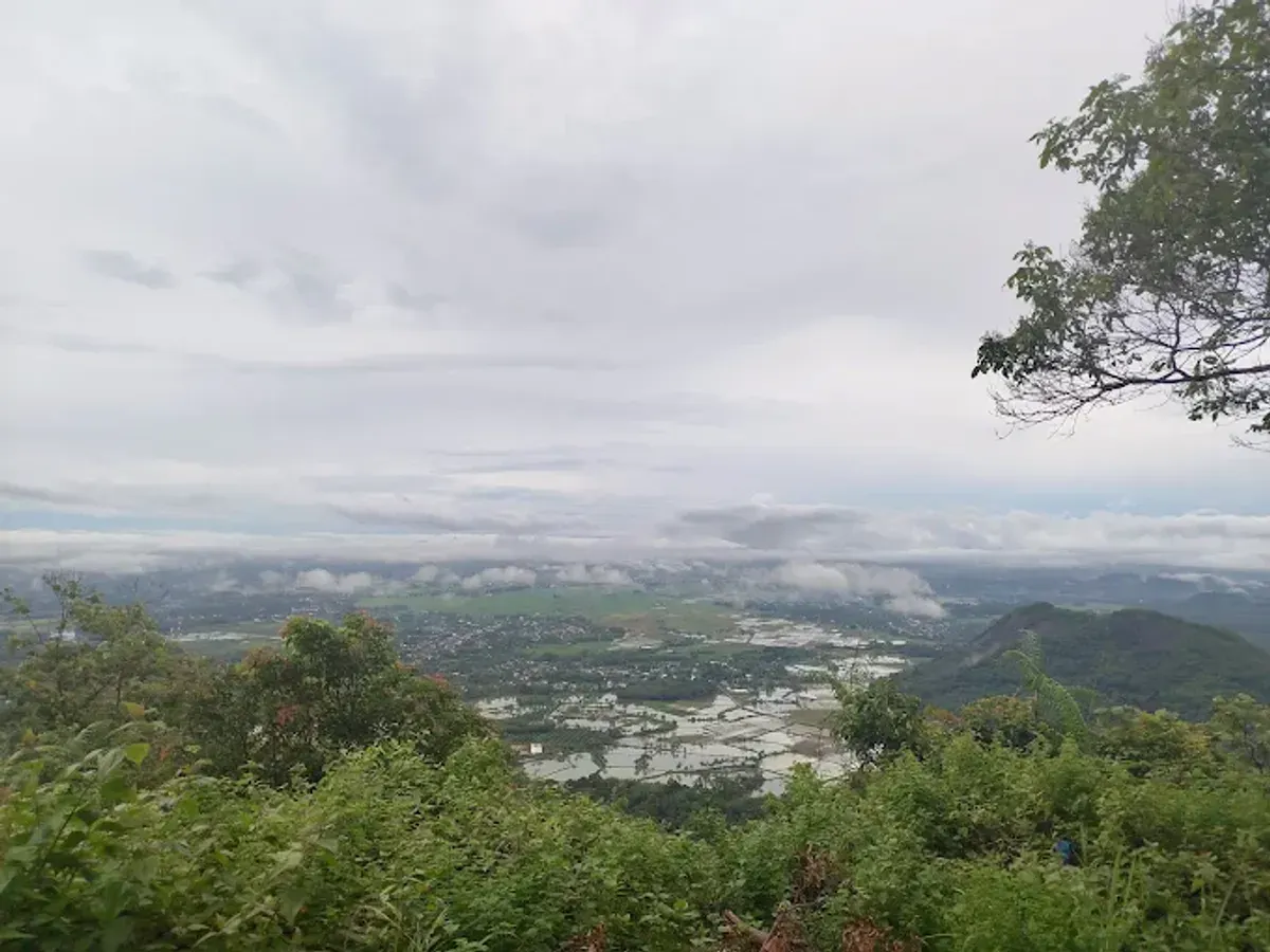 Bukit Gatan: Pesona Negeri di Atas Awan yang Menakjubkan (Sumber: google.com | Foto: Dini Okiviani)