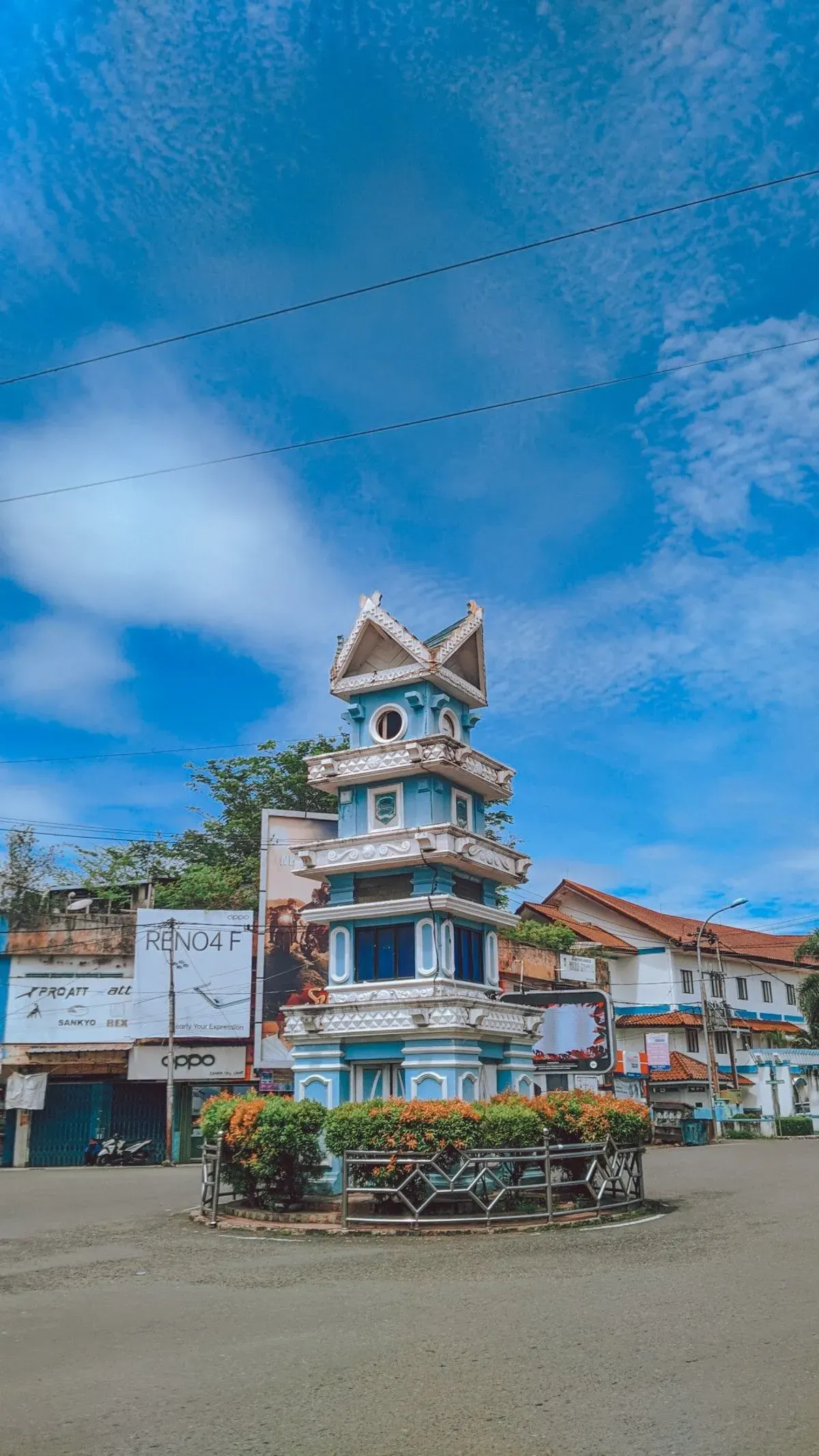 Tugu di Lahat, Sumatera Selatan. (Sumber: pinterest.com | Foto: rzrab)