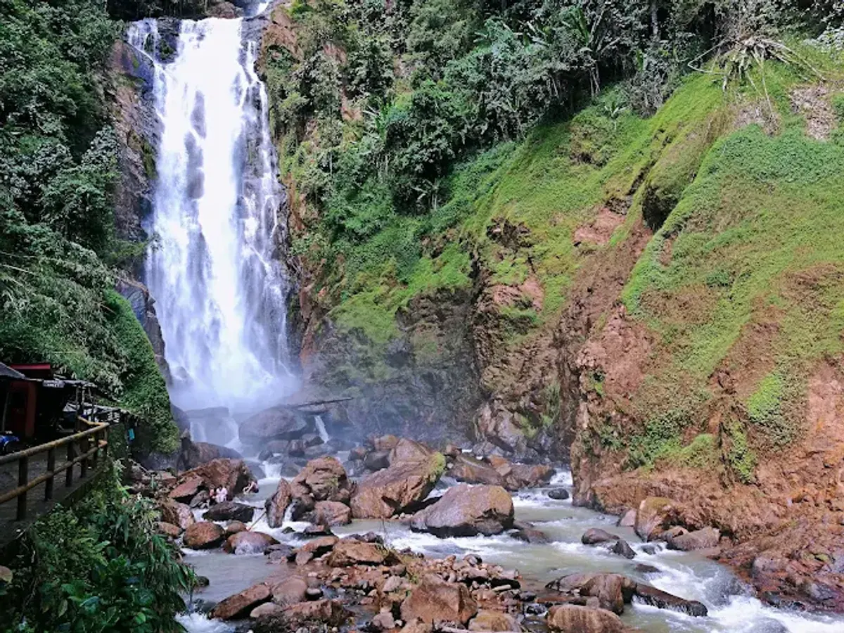 Menjelajahi Keindahan Air Terjun Curup Tenang: Permata Alam Tersembunyi di Muara Enim (Foto: Yosafat Dhimas)