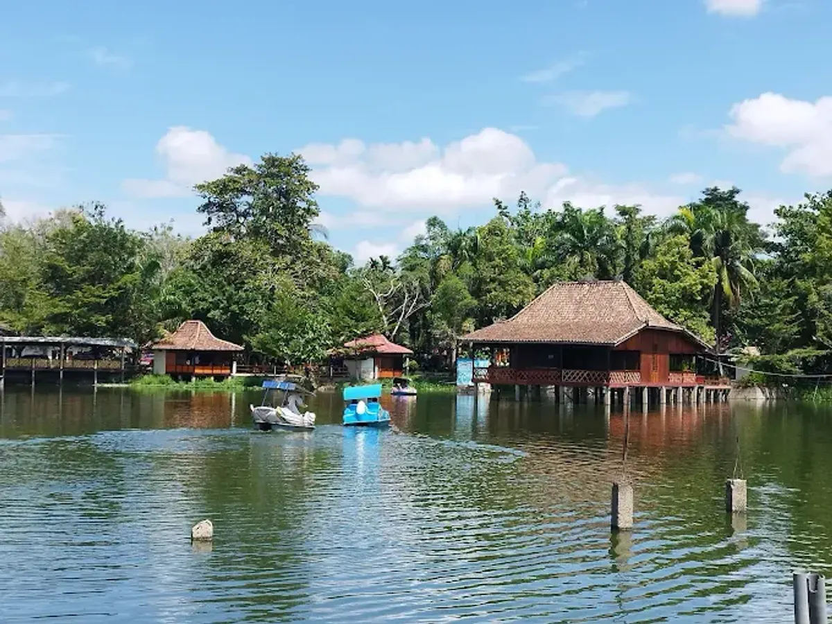 Pesona Danau Telok Putih: Keindahan Alam dan Sejarah di Balik Namanya (Foto: Maryanto Yanto)