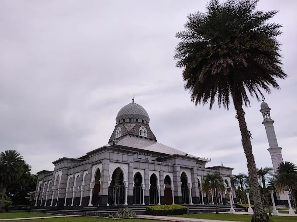 Masjid H. Bajumi Wahab: Ikon Wisata Religi yang Menawan di Ogan Ilir (Foto: Mohammad Kiromin Hadi)