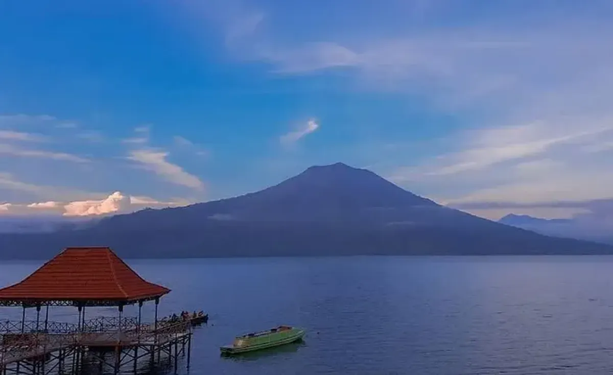 Keindahan Gunung Seminung (Foto: haluanlampung.com)