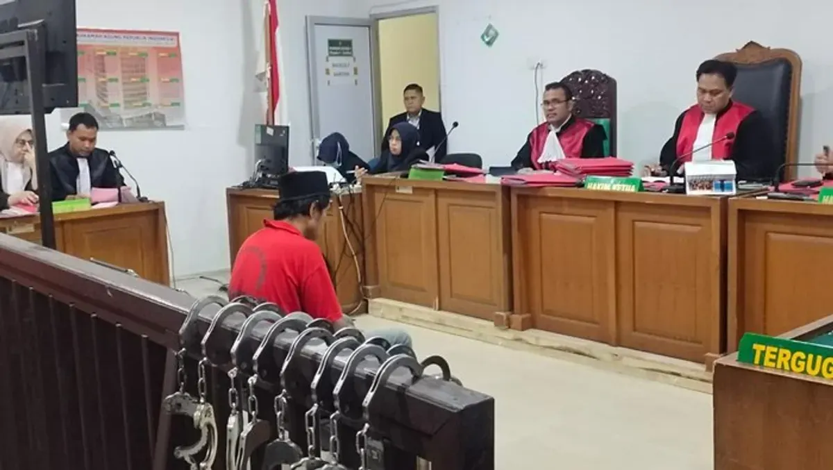 Sidang kasus Wahyu Saputra di Pengadilan Negeri Palembang, di mana jaksa menuntut terdakwa dengan hukuman mati atas dugaan menelantarkan istrinya hingga meninggal dunia. (Sumber: Istimewa)