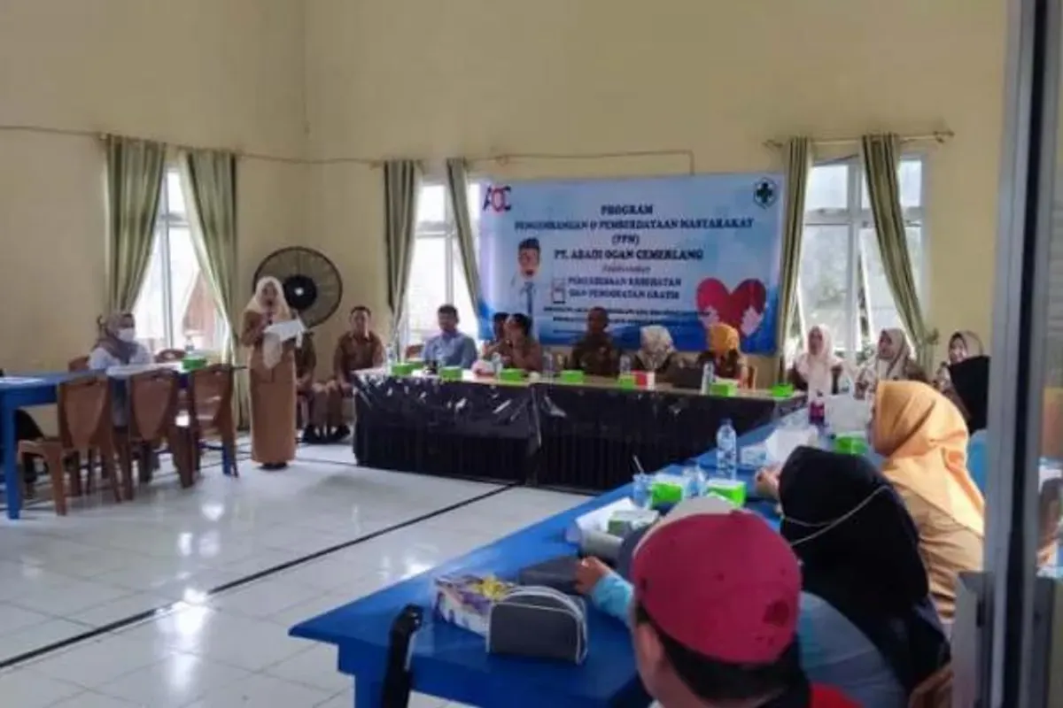 Pertemuan PT Abadi Ogan Cemerlang (AOC OKU) bersama perwakilan tujuh desa di Kecamatan Lubuk Batang, OKU, membahas program bantuan air bersih dan pemulihan lingkungan, Kamis (16/10/2025). (Sumber: Istimewa)