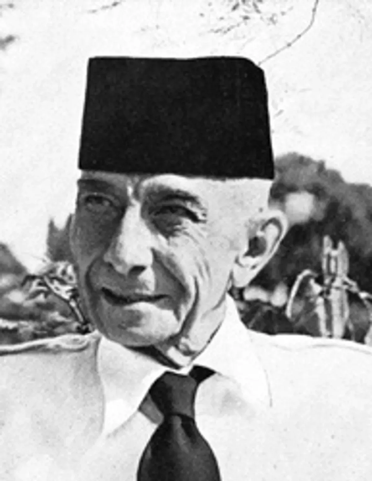 Douwes Dekker (Danudirja Setiabudi) (Sumber: Wikipedia.org)
