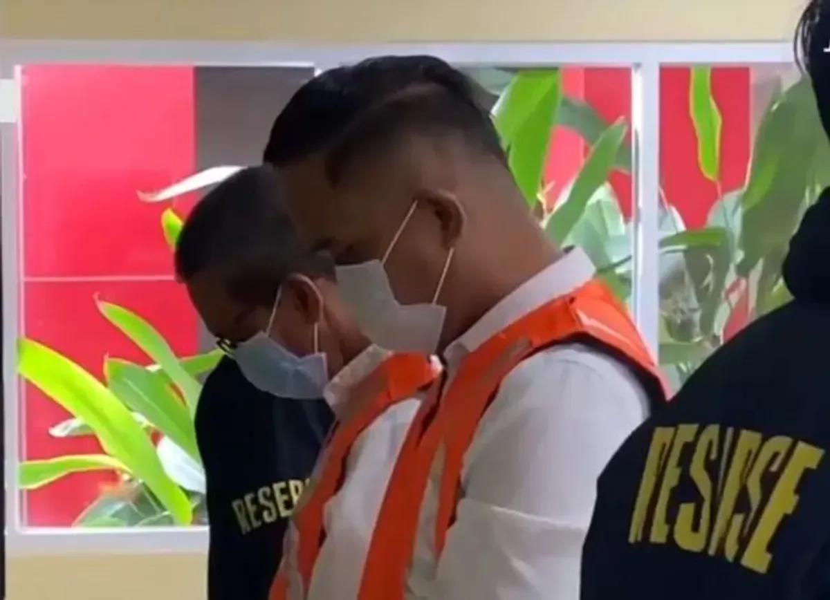 Dua tersangka dugaan tindak pidana korupsi proyek pembangunan prasarana perkeretaapian di Stasiun Lahat dan Lubuklinggau. (Sumber: Istimewa)