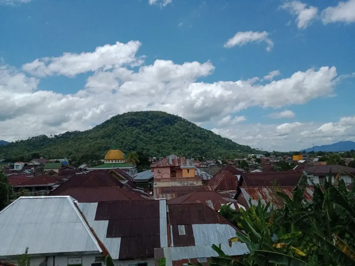 Bukit Sulap: Pesona Alam dan Wisata Andalan di Kota Lubuklinggau (Sumber: Pinterest | Foto: liliyanaep)