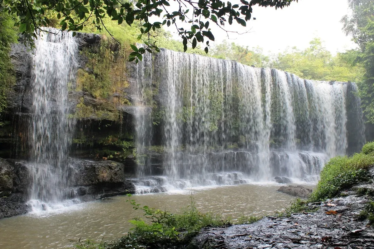 Air Terjun Temam: Keindahan Alam Eksotis di Lubuklinggau (Sumber: Pinterest | Foto: Blogspot)