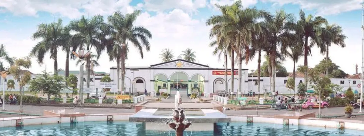 Benteng Kuto Besak: Ikon Sejarah dan Keindahan Palembang yang Memikat (Sumber: Pinterest | Foto: dangdude03)