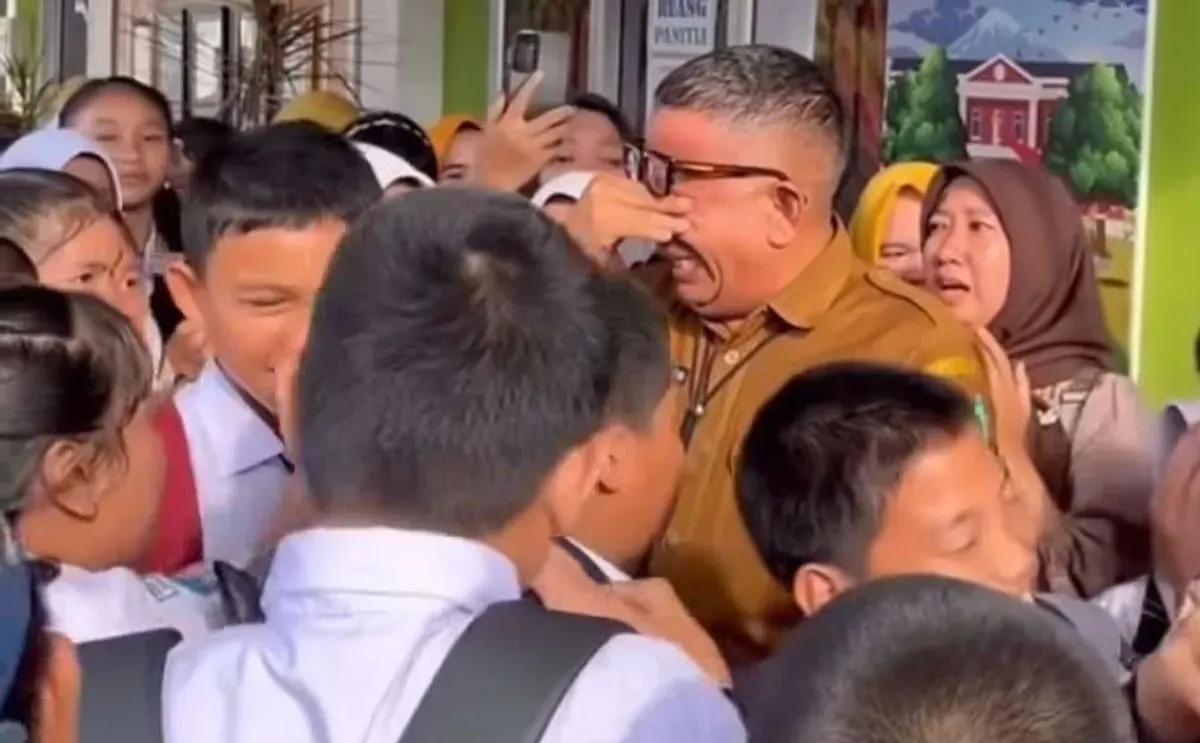 Kepala Sekolah SMPN 1 Prabumulih, Roni Ardiansyah (Sumber: Istimewa)