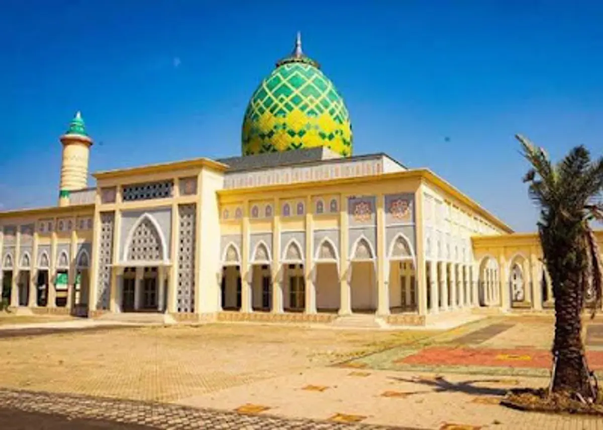 Islamic Centre Prabumulih: Ikon Religius dan Wisata Spiritual di Kota Nanas (Sumber: travelingmedan.com | Foto: Jovieyunara)