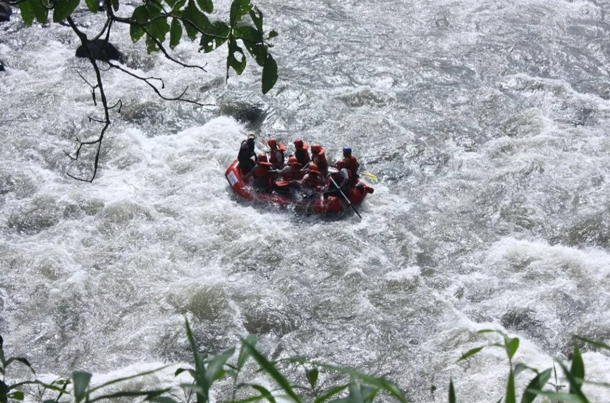 Arung Jeram Sungai Manna: Petualangan Seru di Tengah Alam Sumatera Selatan (Sumber: instagram.com | Foto: pagaralam_tour_wisata)