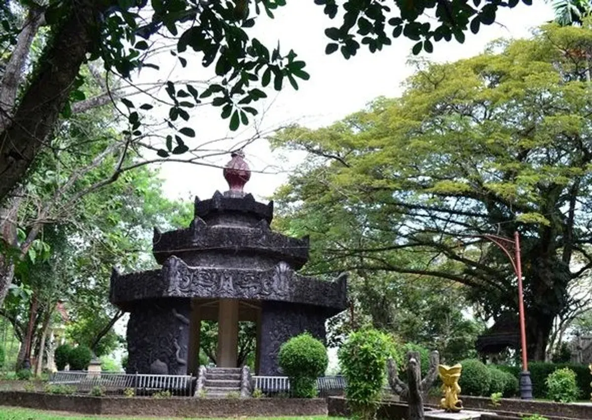 Bukit Siguntang: Jejak Sejarah dan Keindahan Alam di Palembang (Sumber: pinterest.com | Foto: blogspot.com)