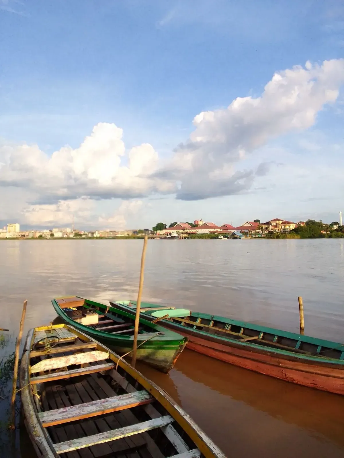 Moda Transportasi Tradisional di Palembang: Warisan Budaya yang Tetap Bertahan (Sumber: pinterest.com | Foto: Nuwaira Fathia)