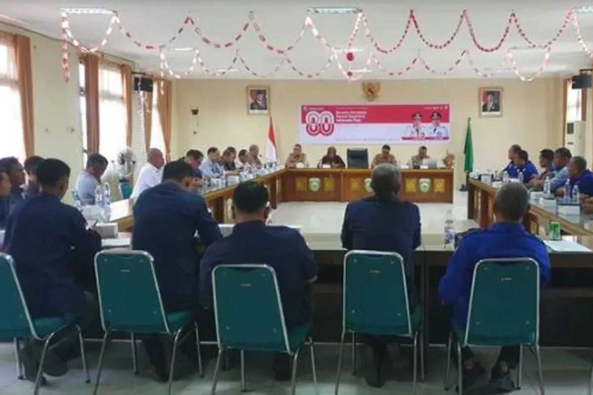 Mediasi serikat pekerja dengan perusahaan di Disnakertrans Sumsel. (Sumber: Detik.com)