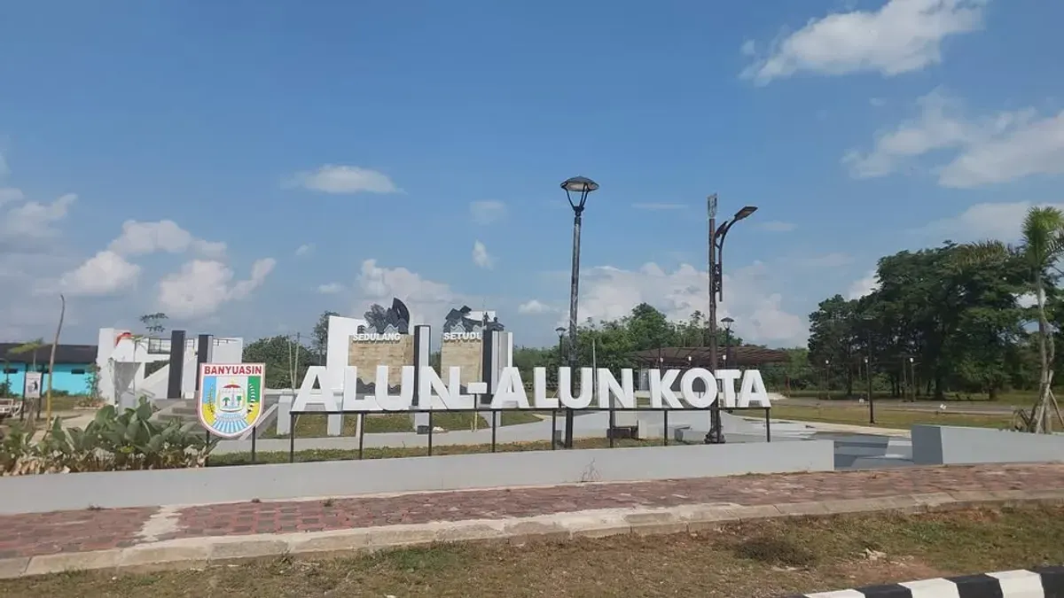 Alun-Alun Kota Pangkalan Balai: Ruang Publik Ikonik untuk Bersantai dan Beraktivitas (Sumber: Facebook.com | Foto: Hobby Jalan)