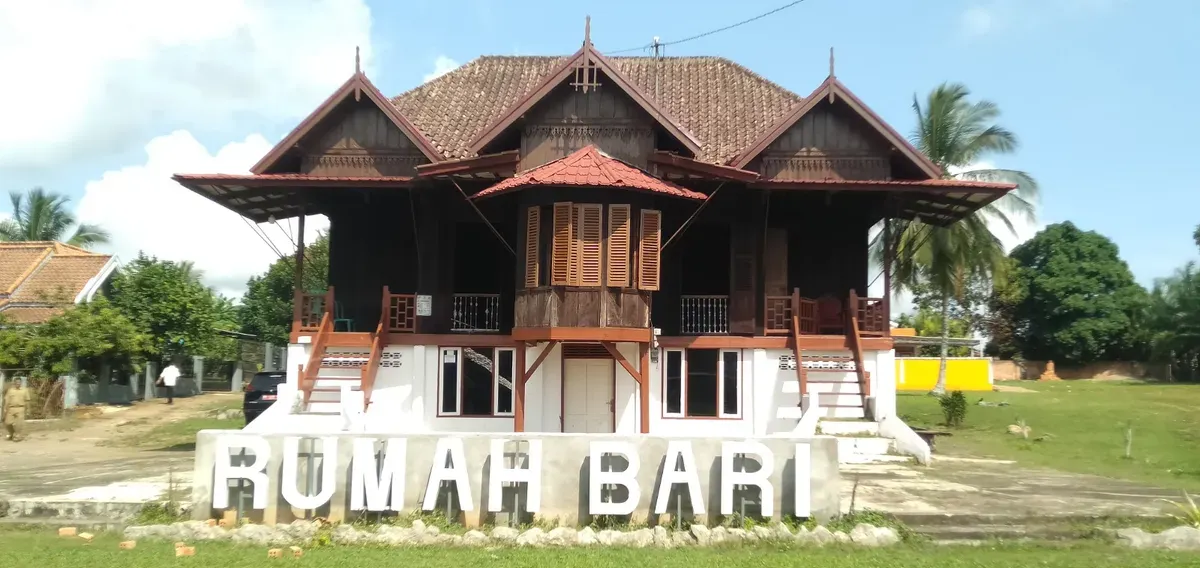 Rumah Bari Besirah: Warisan Sejarah dan Pesona Wisata Budaya Sumatera Selatan (Sumber: google.com | Foto: giwang.sumselprov)