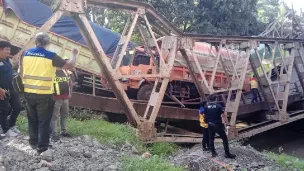Akses Jembatan Muara Lawai yang terletak di Desa Muara Lawai, Kecamatan Merapi Timur, Kabupaten Lahat terputus total sejak Minggu malam, 29 Juni 2025. (Sumber: Istimewa)