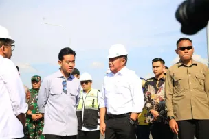 Wakil Presiden RI Gibran Rakabuming Raka bersama Gubernur Sumatera Selatan Herman Deru (Sumber: Istimewa)